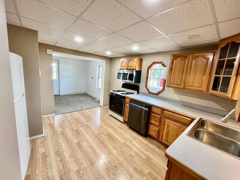 125 E 1st St, Dresser, WI 54009