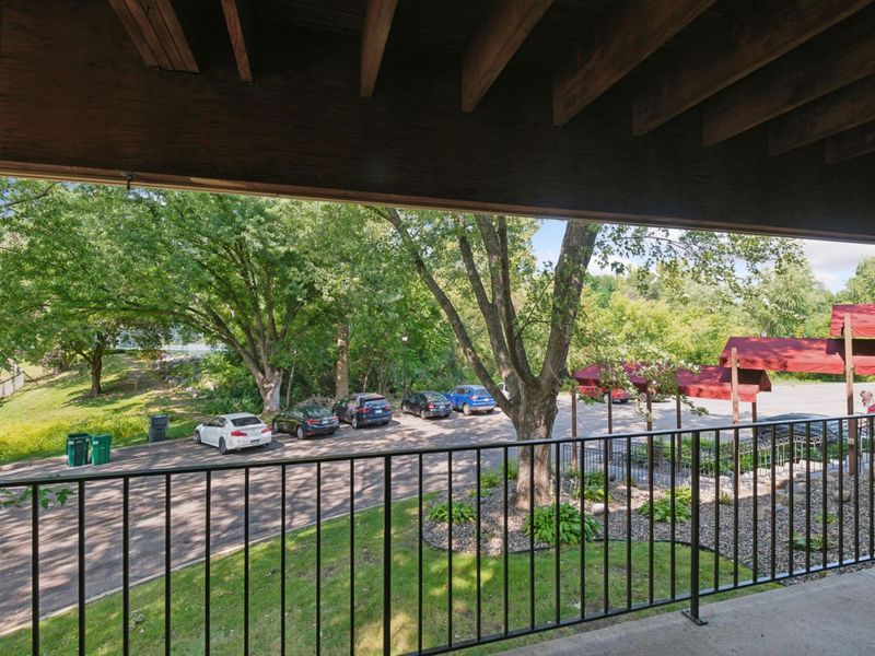 7520 Cahill Rd #222A, Edina, MN 55439