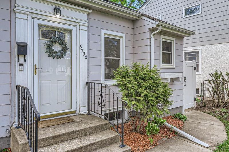 6732 Queen Ave S, Richfield, MN 55423