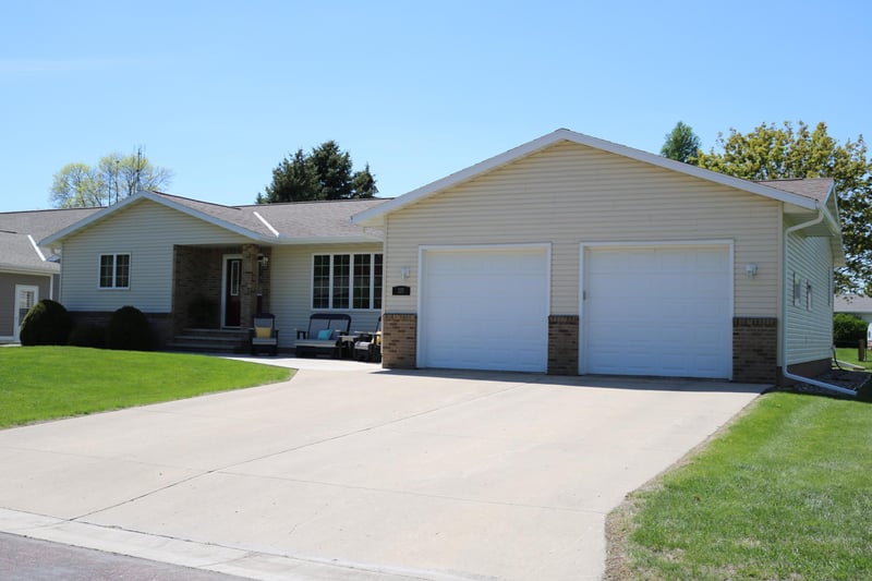 327 Park St, Sherburn, MN 56171