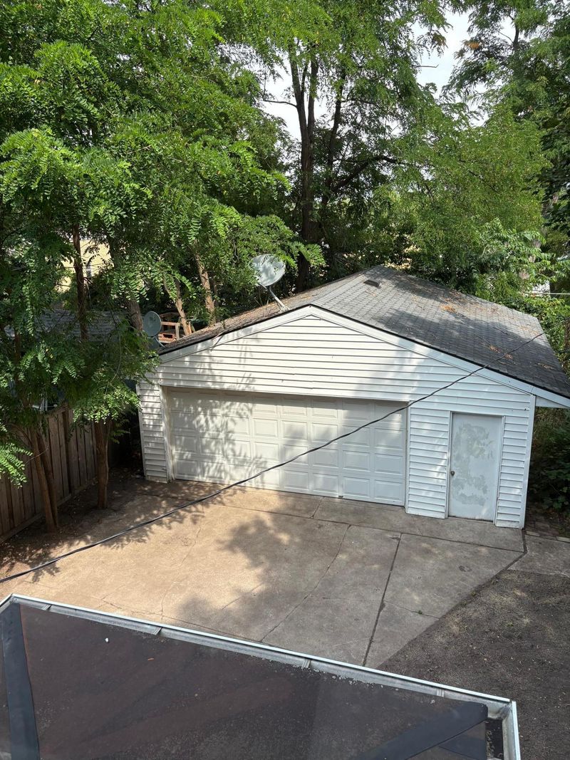 1043 Burns Ave, Saint Paul, MN 55106