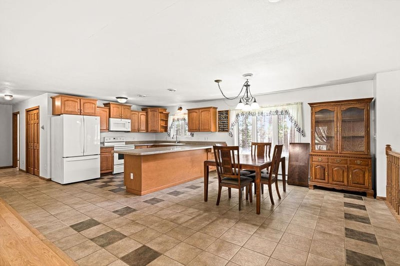 7321 Highway 2, Saginaw, MN 55779