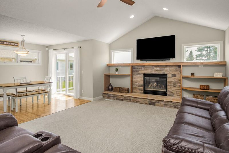 5057 Linden Trl N, Lake Elmo, MN 55042