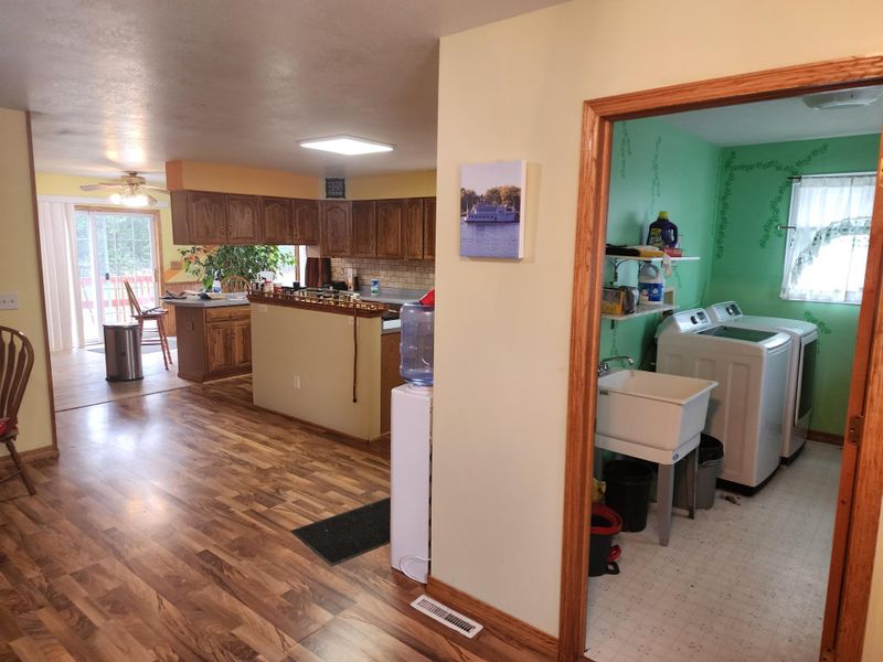 713 Home St, Kenyon, MN 55946