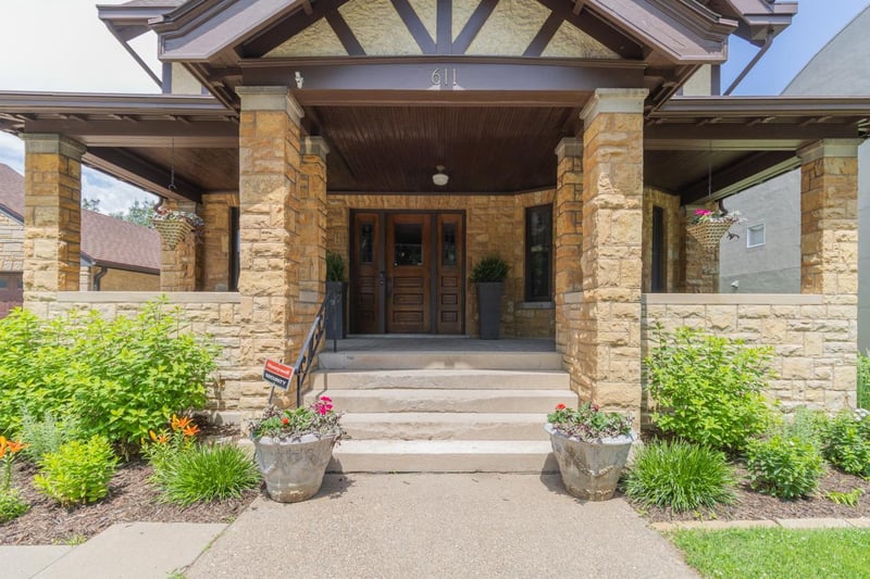 611 Summit Ave, Saint Paul, MN 55102