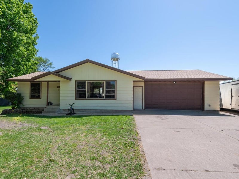 115 2nd Ave NW, Plato, MN 55370