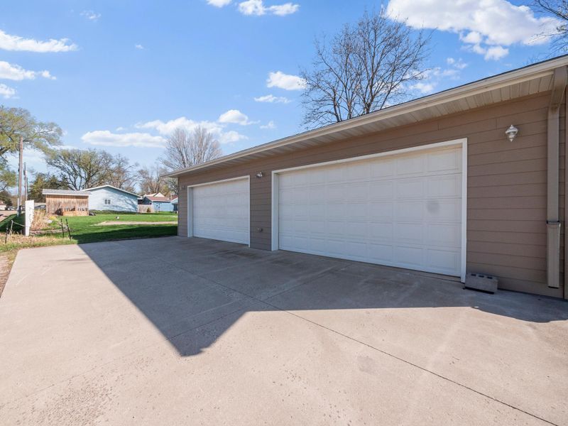 116 S California Ave, Morris, MN 56267