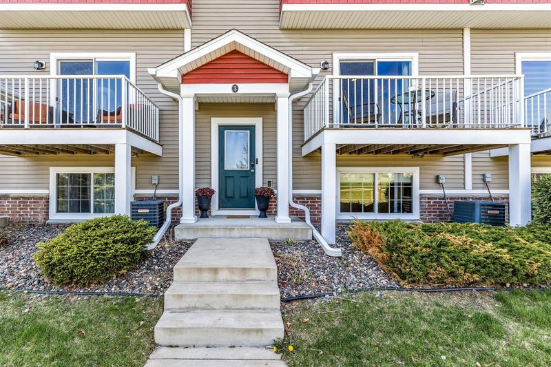 1806 Colonial Ln #3, Chanhassen, MN 55317