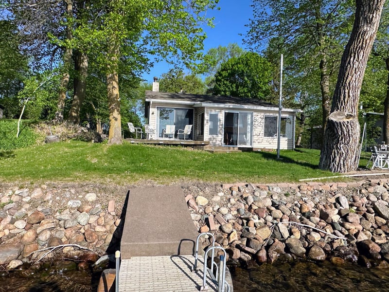 43084 335th Ave, Dent, MN 56528