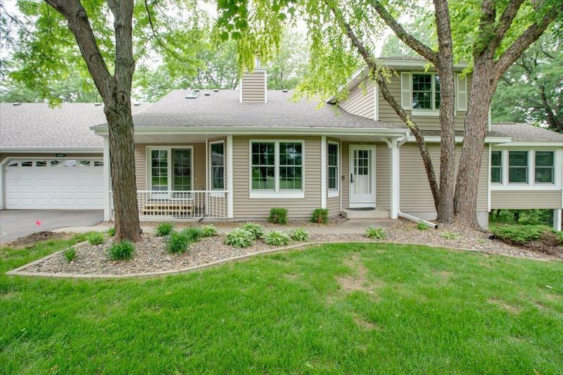14716 Oak Run Ln, Burnsville, MN 55306