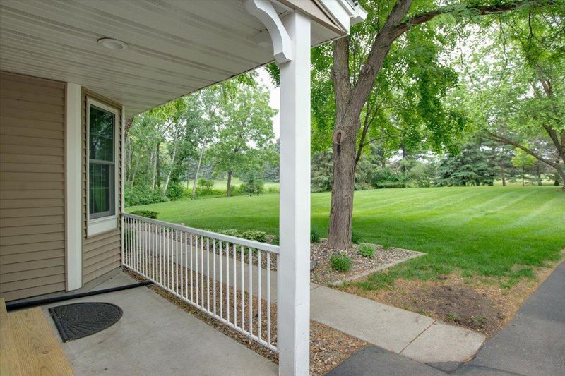 14716 Oak Run Ln, Burnsville, MN 55306