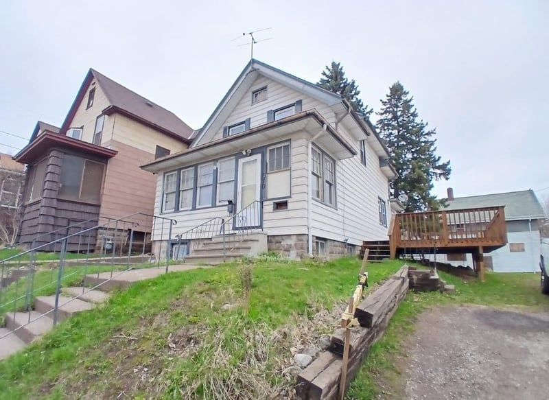 610 N 24th Ave W, Duluth, MN 55806