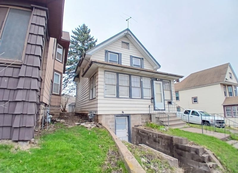 610 N 24th Ave W, Duluth, MN 55806