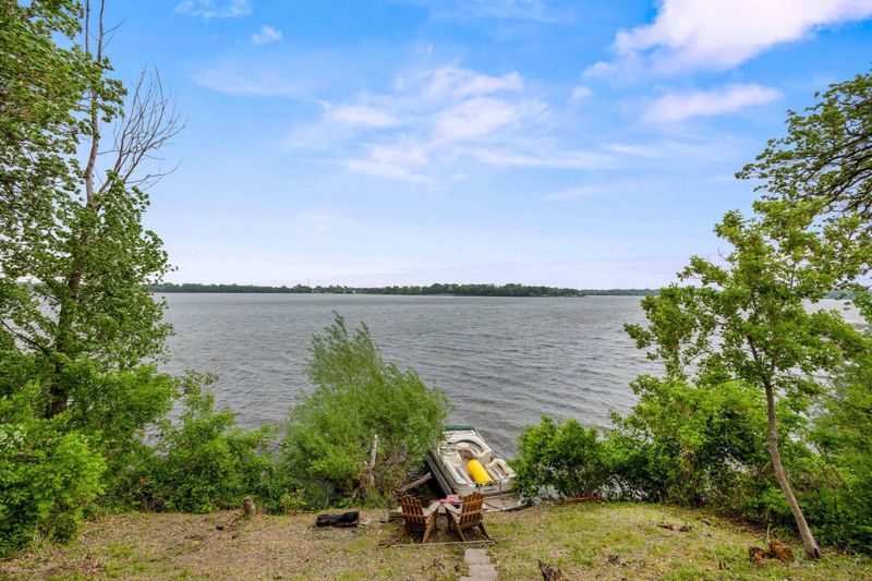 210 Kingsley St S, Winsted, MN 55395