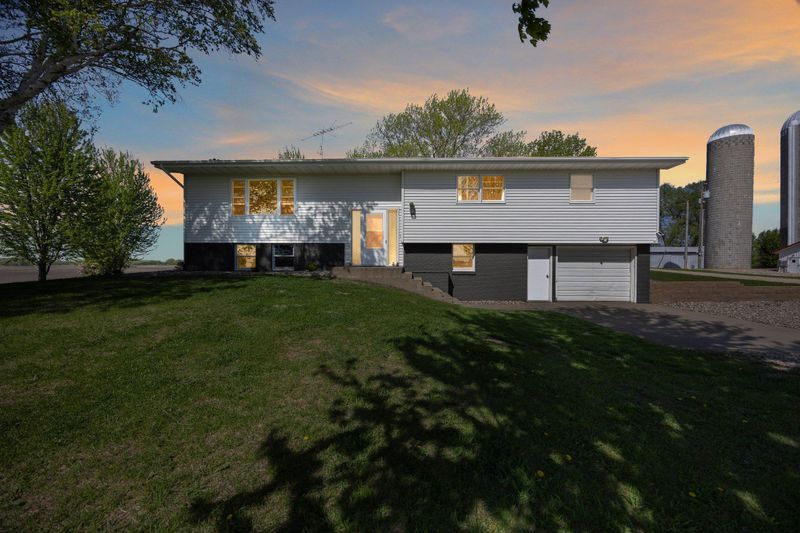 19463 Walden Ave, Hutchinson, MN 55350