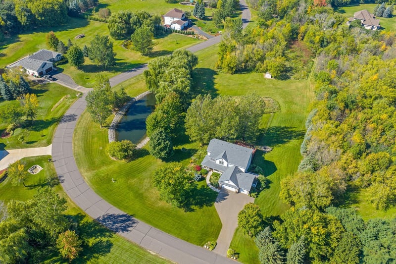 5135 Country Cir, Loretto, MN 55357