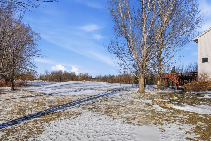 5135 Country Cir, Loretto, MN 55357