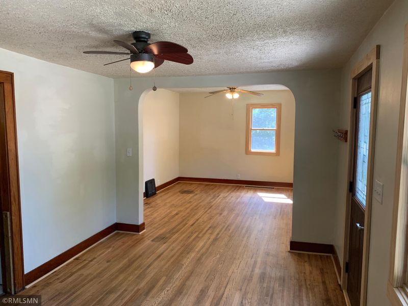 1330 10th St E, Glencoe, MN 55336