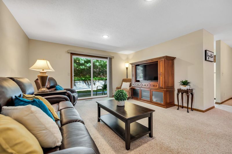1781 12 County Road E E #44, White Bear Lake, MN 55110