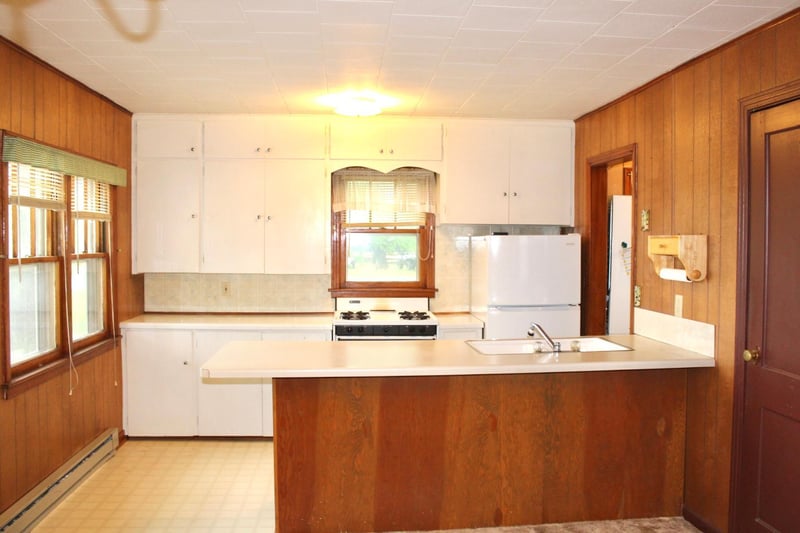 322 Borgstrom St, Upsala, MN 56384