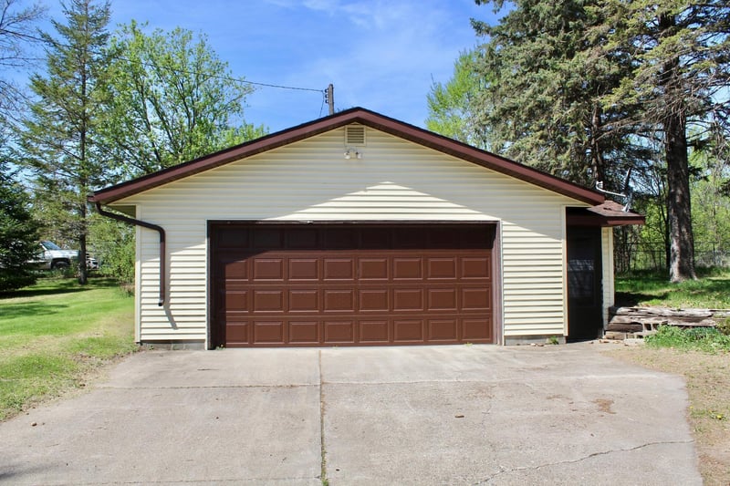 322 Borgstrom St, Upsala, MN 56384