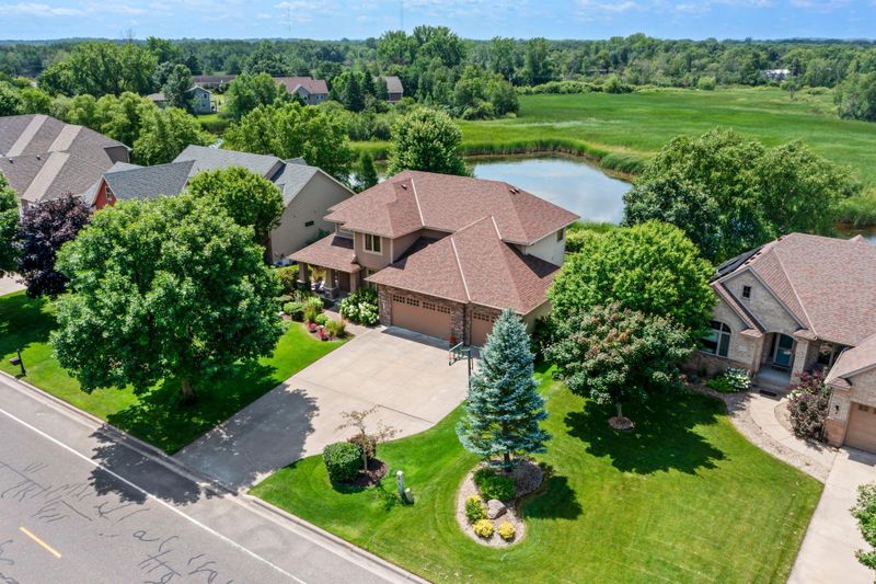 6263 W Shadow Lake Dr, Lino Lakes, MN 55014