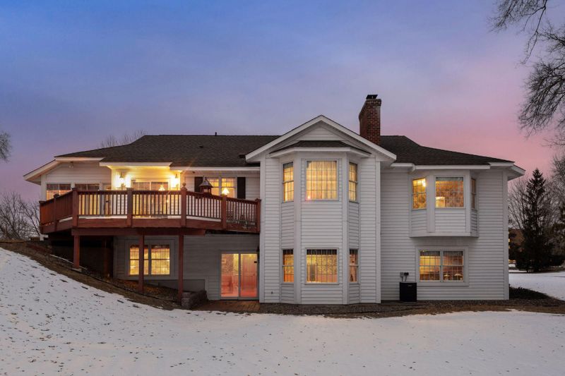16865 Terrey Pine Dr, Eden Prairie, MN 55347