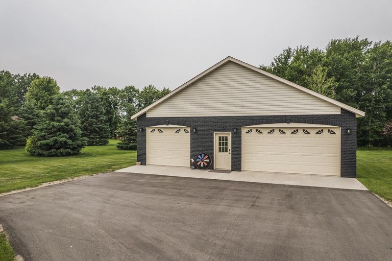 910 Willow Springs Rd, Detroit Lakes, MN 56501