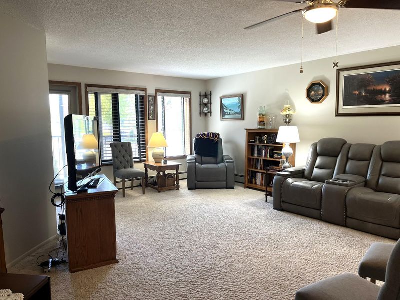 601 Shoreacres Dr #110, Fairmont, MN 56031