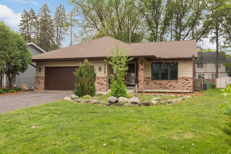 6429 47th St N, Oakdale, MN 55128