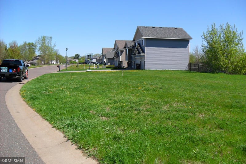 720 Horseshoe Ln, Braham, MN 55006