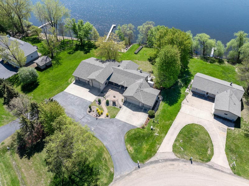 3890 Wells Lake Way, Faribault, MN 55021