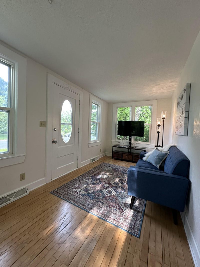 521 5th Ave SW, Cambridge, MN 55008