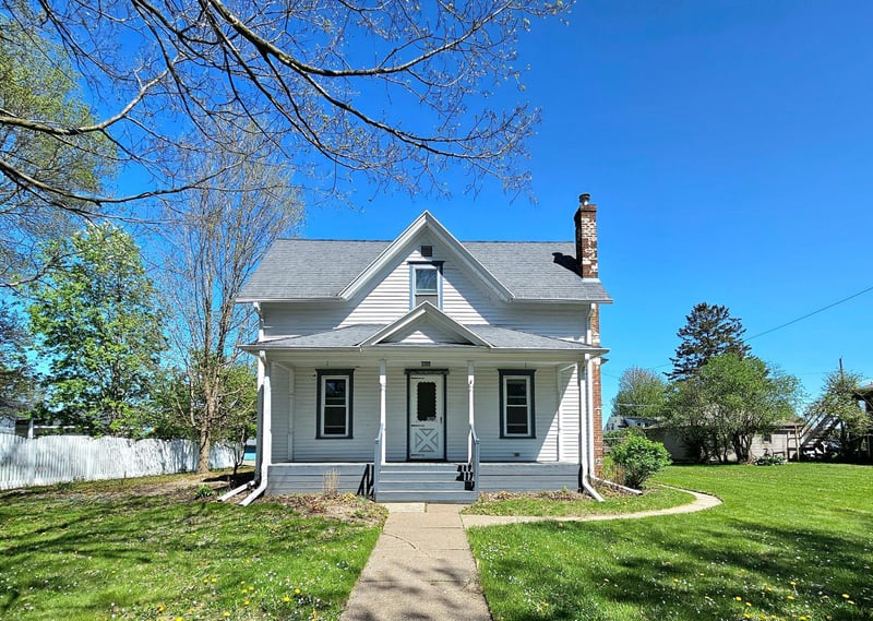 113 2nd Ave SE, Spring Grove, MN 55974