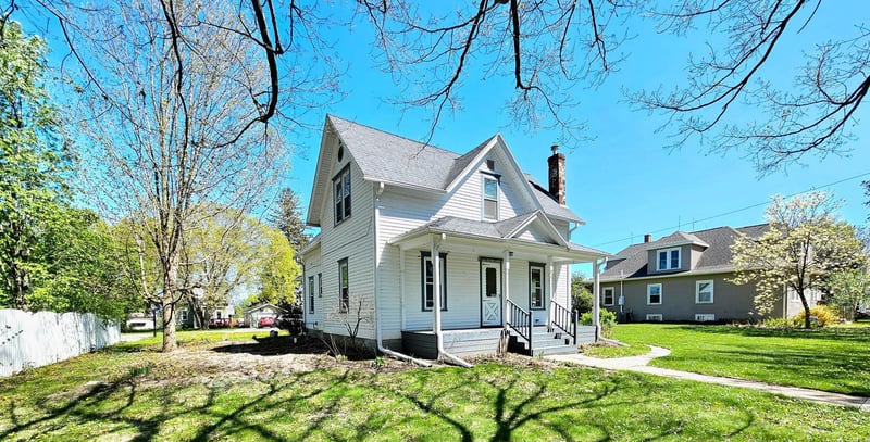 113 2nd Ave SE, Spring Grove, MN 55974