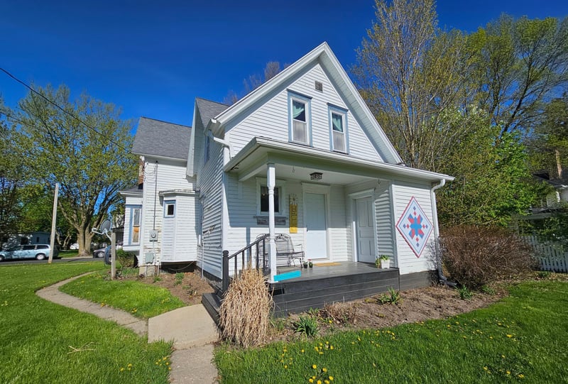 113 2nd Ave SE, Spring Grove, MN 55974