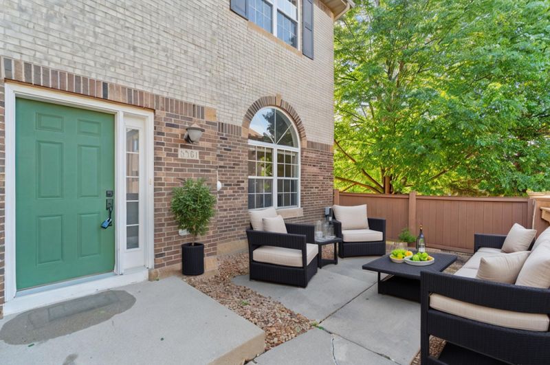 6561 Regency Ln, Eden Prairie, MN 55344