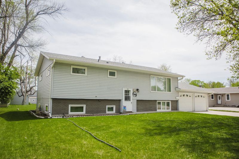 1114 Park Ln, Morris, MN 56267