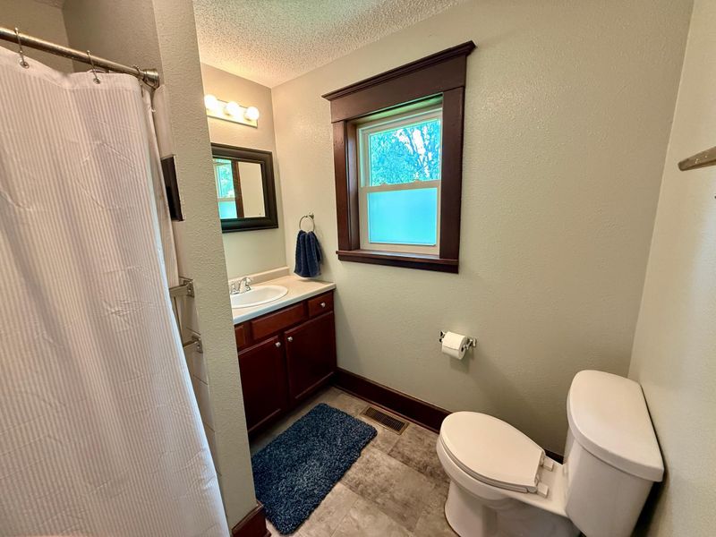 214 S 4th St, Olivia, MN 56277