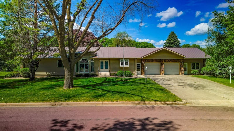 402 2nd Ave SE, Mapleton, MN 56065