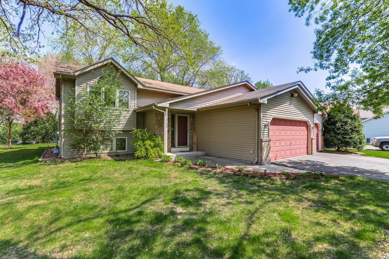 12108 W River Rd, Champlin, MN 55316