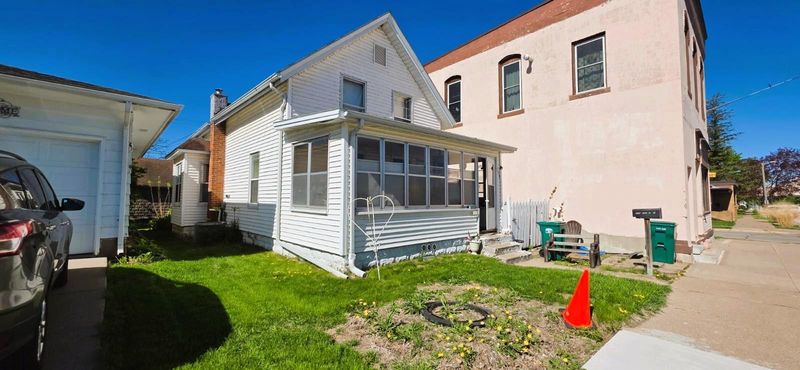 139 2nd St W, Wabasha, MN 55981