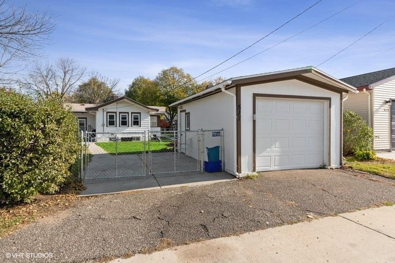 517 7th Ave N, South Saint Paul, MN 55075