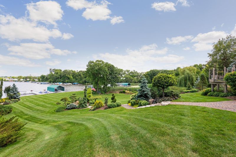 1495 Green Trees Rd, Orono, MN 55391