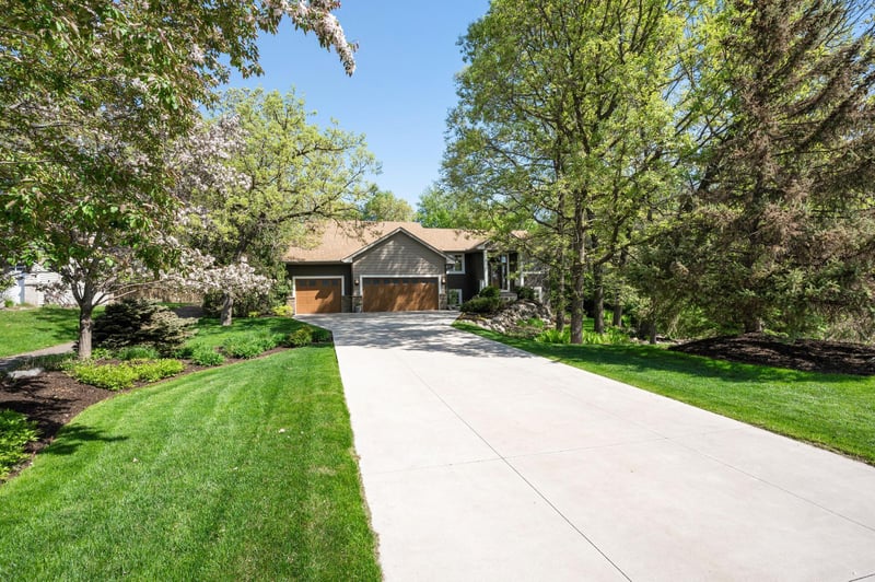 2305 Arlington Ave E, Maplewood, MN 55119