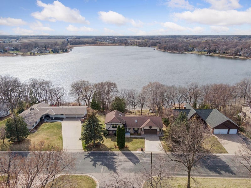 204 Sunset Blvd, Waconia, MN 55387
