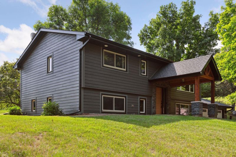 7355 Woodland Trl, Rockford, MN 55373