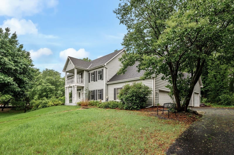 2401 Omeara Ct, Burnsville, MN 55306