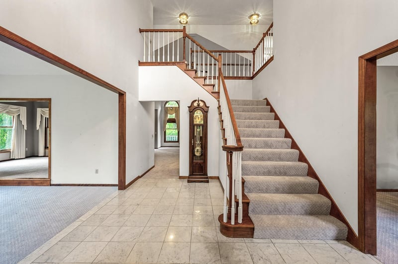 2401 Omeara Ct, Burnsville, MN 55306