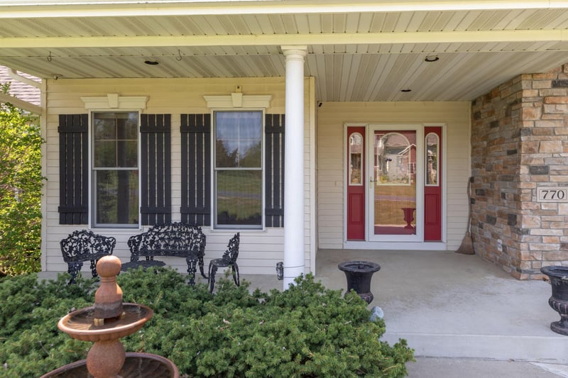 770 Valley View Rd SW, Oronoco, MN 55960